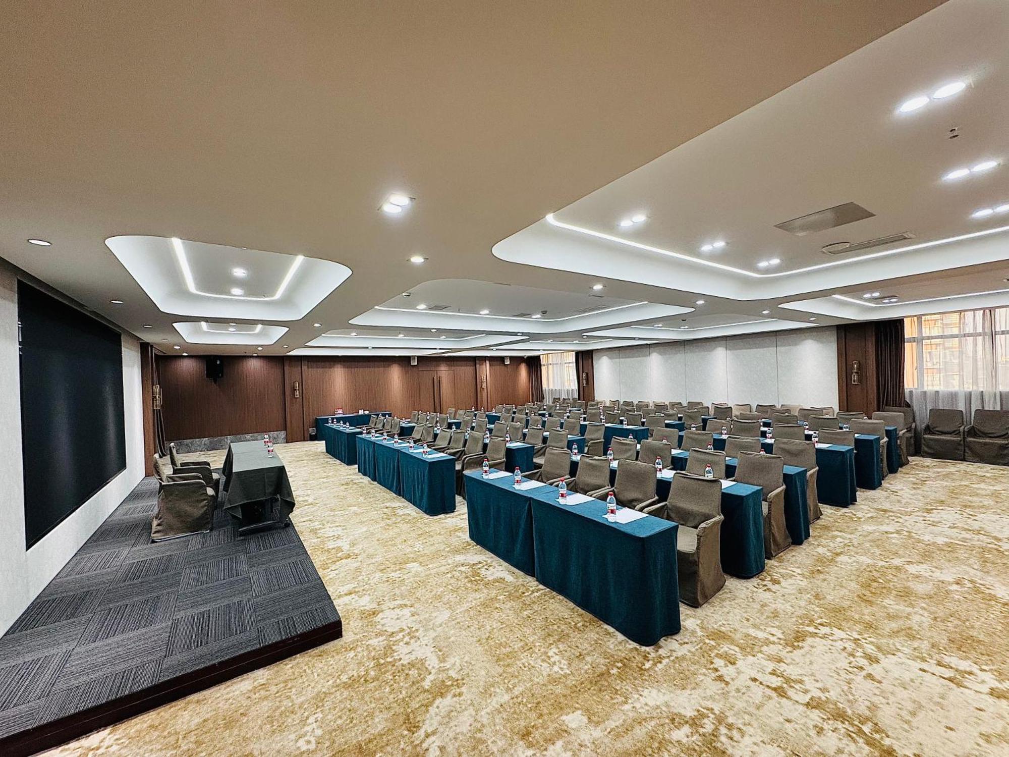 Country Inn&Suites By Radisson, Shanghai Pvg Kültér fotó